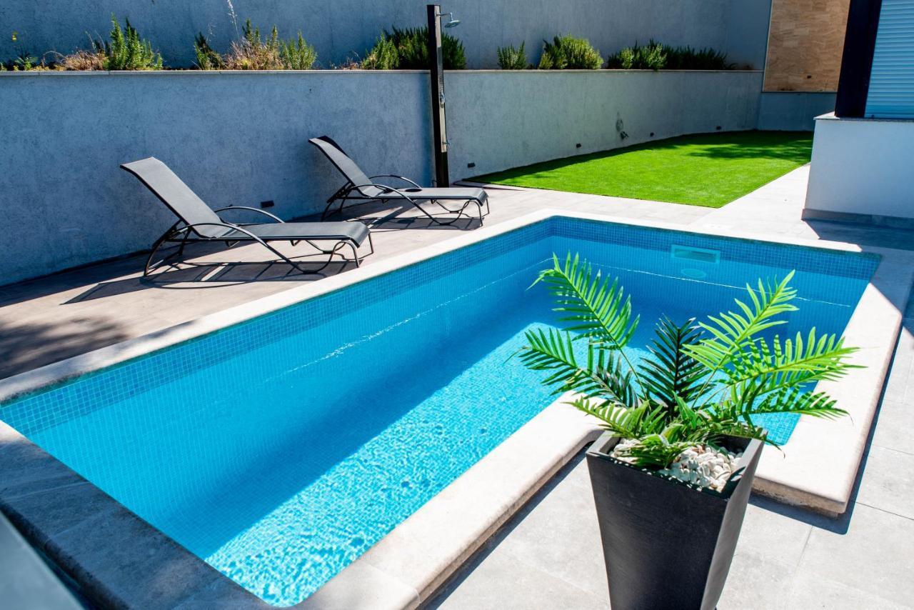 Lion'S Beach Apartment Podstrana Luaran gambar