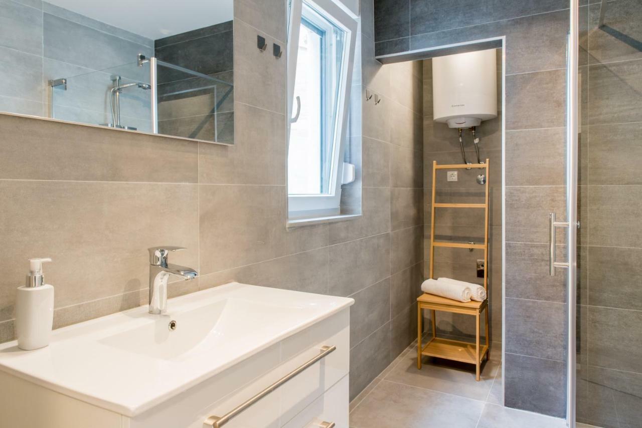 Lion'S Beach Apartment Podstrana Luaran gambar