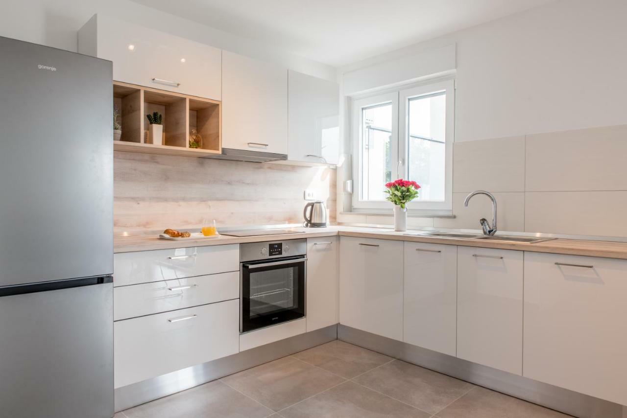 Lion'S Beach Apartment Podstrana Luaran gambar